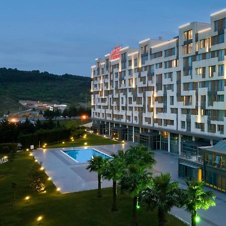 ミラクル イスタンブール エアポート ホテル&スパ エクステリア 写真 Hilton Garden Inn Skopje