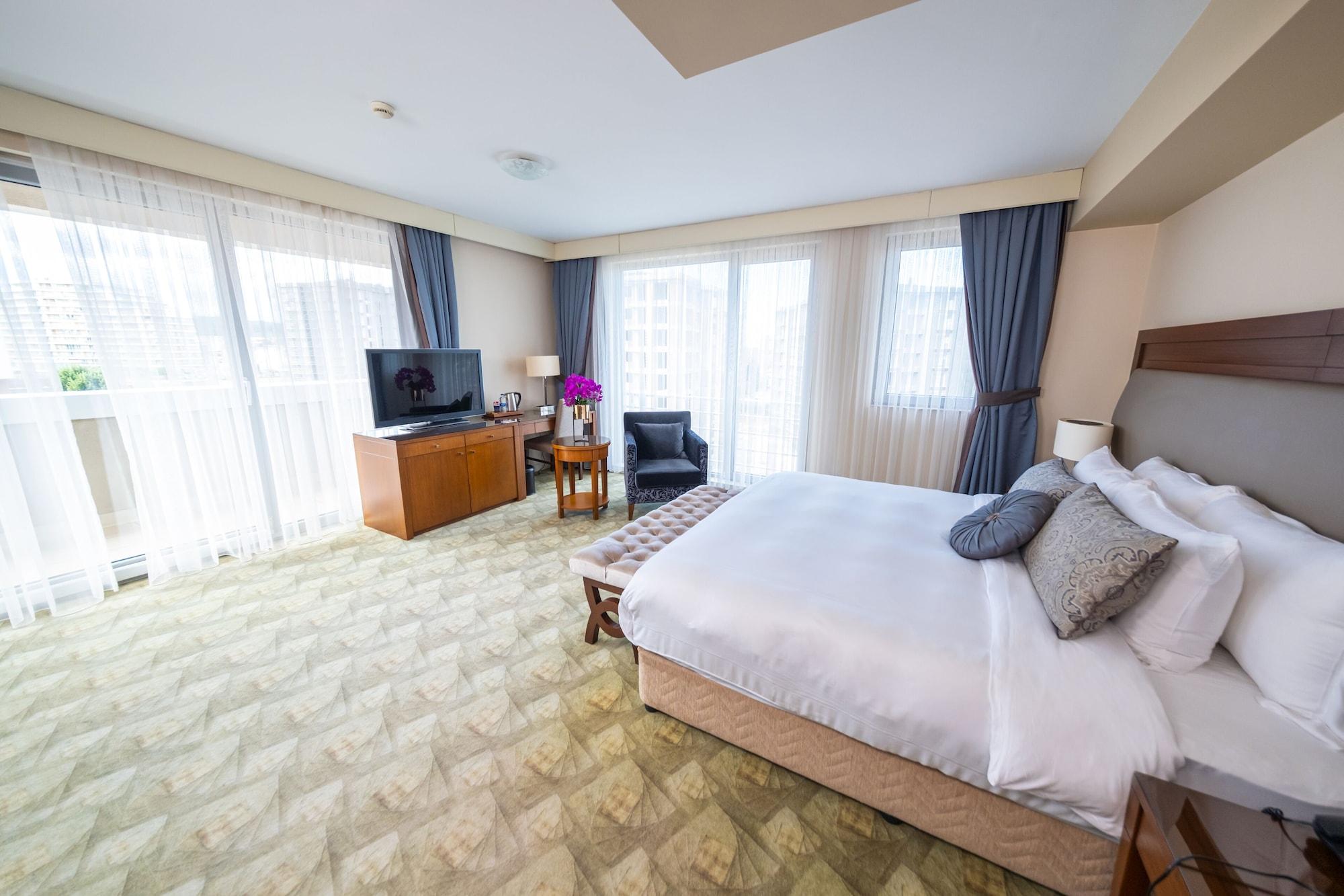 ミラクル イスタンブール エアポート ホテル&スパ エクステリア 写真 A bedroom at the hotel