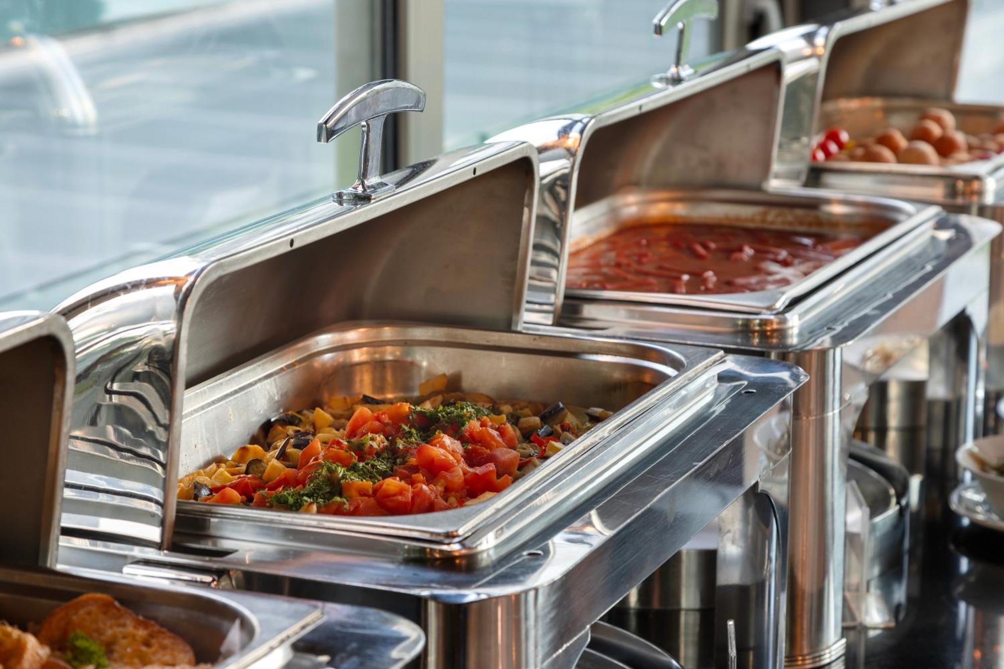 ミラクル イスタンブール エアポート ホテル&スパ エクステリア 写真 A chafing dish