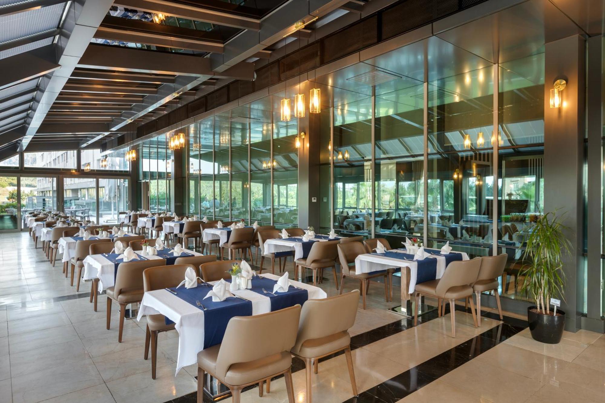 ミラクル イスタンブール エアポート ホテル&スパ エクステリア 写真 Restaurant