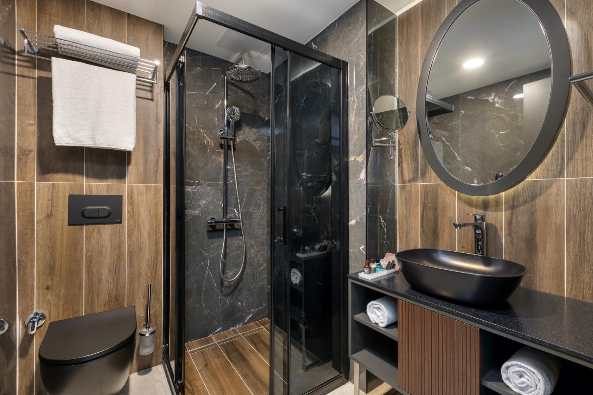 ミラクル イスタンブール エアポート ホテル&スパ エクステリア 写真 Bathroom